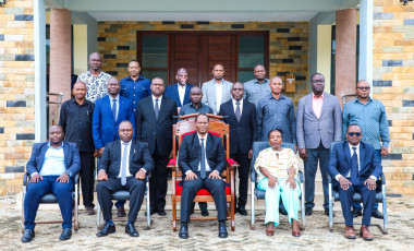 ​KATIBU MKUU WIZARA YA ULINZI NA JESHI LA KUJENGA TAIFA AONGOZA KIKAO CHA BARAZA LA WAFANYAKAZI LA WIZARA